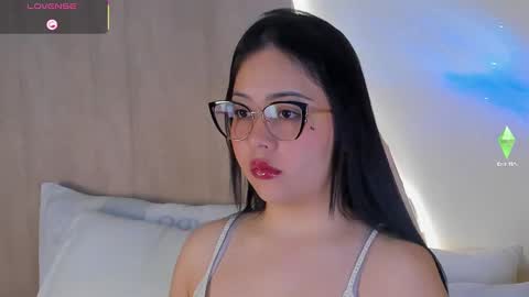 A N N Y E  online show from October 25, 12:13 pm