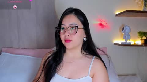 A N N Y E  online show from November 1, 12:07 pm