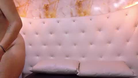 annyeli_bigtits online show from March 28, 4:23 am