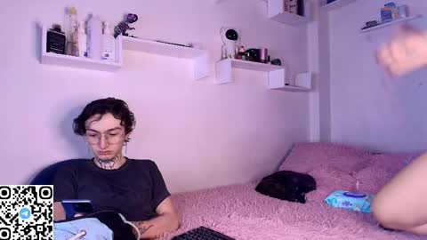 anny harris online show from October 15, 12:00 am