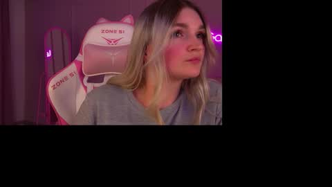 Snapshot of annyraii chatting on November 28, 7:38 pm annyraii online show from November 28, 7:38 pm