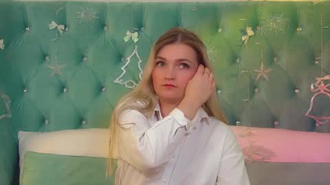 Snapshot of annyraii chatting on December 2, 6:30 am annyraii online show from December 2, 6:30 am