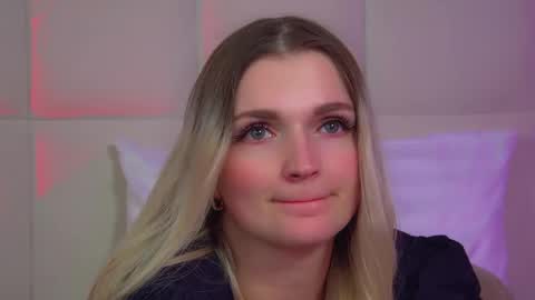 annyraii online show from January 31, 7:11 pm