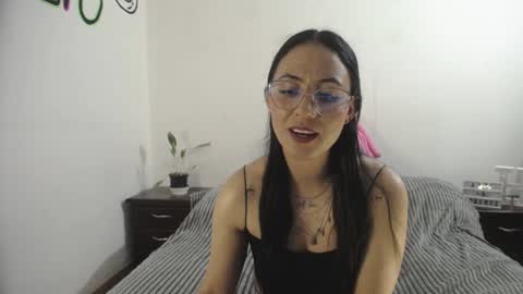 Snapshot of annyroberts_89 chatting on December 7, 8:05 pm Anny online show from December 7, 8:05 pm