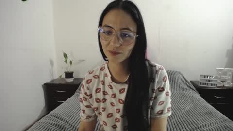 Snapshot of annyroberts_89 chatting on December 13, 12:09 am Anny online show from December 13, 12:09 am