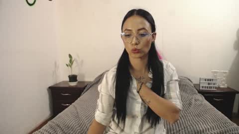 Snapshot of annyroberts_89 chatting on January 25, 11:32 pm Anny online show from January 25, 11:32 pm