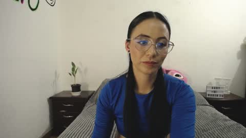 Snapshot of annyroberts_89 chatting on January 30, 11:45 pm Anny online show from January 30, 11:45 pm