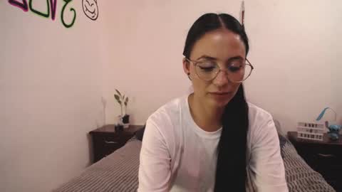 Snapshot of annyroberts_89 chatting on February 9, 10:32 pm Anny online show from February 9, 10:32 pm