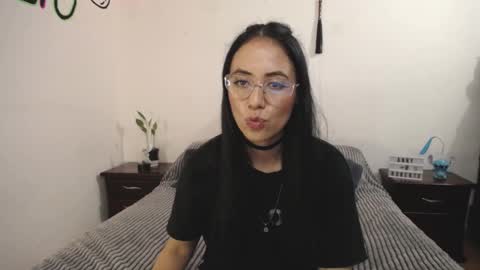 Snapshot of annyroberts_89 chatting on February 13, 12:24 am Anny online show from February 13, 12:24 am