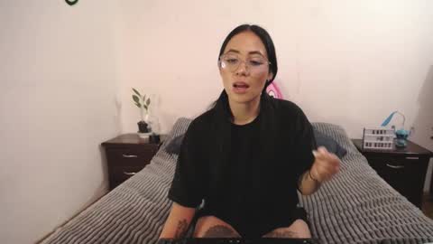 Snapshot of annyroberts_89 chatting on February 25, 12:03 am Anny online show from February 25, 12:03 am