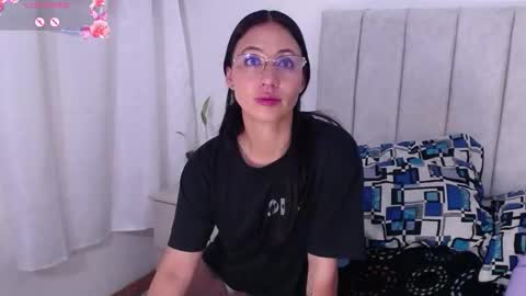 Snapshot of annyroberts_89 chatting on October 14, 11:33 am Anny online show from October 14, 11:33 am