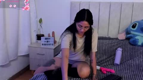 Snapshot of annyroberts_89 chatting on October 27, 11:25 am Anny online show from October 27, 11:25 am