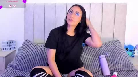 Snapshot of annyroberts_89 chatting on November 14, 11:24 pm Anny online show from November 14, 11:24 pm