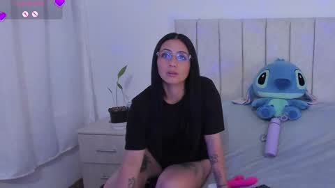 Snapshot of annyroberts_89 chatting on November 21, 10:19 pm Anny online show from November 21, 10:19 pm