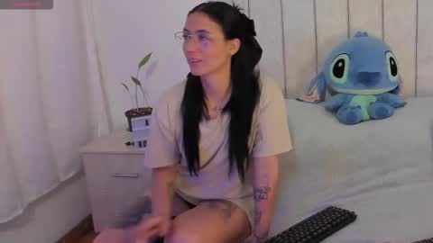 Snapshot of annyroberts_89 chatting on November 29, 10:24 pm Anny online show from November 29, 10:24 pm