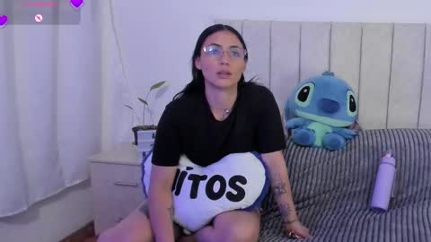 Snapshot of annyroberts_89 chatting on December 15, 11:09 pm Anny online show from December 15, 11:09 pm