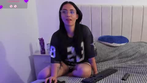 Snapshot of annyroberts_89 chatting on February 24, 11:25 pm Anny online show from February 24, 11:25 pm