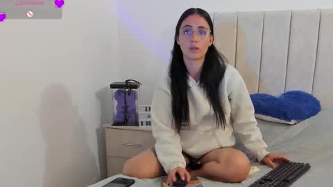 Snapshot of annyroberts_89 chatting on March 25, 10:16 pm Anny online show from March 25, 10:16 pm