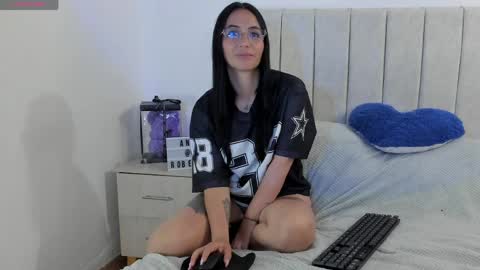 Snapshot of annyroberts_89 chatting on April 28, 5:18 pm Anny online show from April 28, 5:18 pm