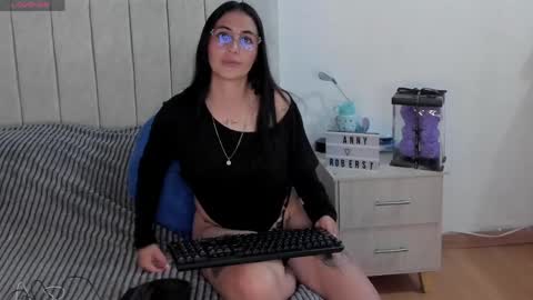 Snapshot of annyroberts_89 chatting on May 29, 9:13 pm Anny online show from May 29, 9:13 pm