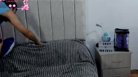 Snapshot of annyroberts_89 chatting on May 31, 6:09 pm Anny online show from May 31, 6:09 pm