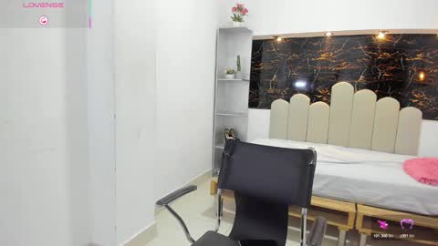 Anny online show from October 25, 8:36 pm