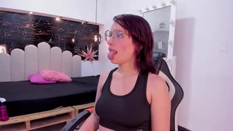 Anny online show from November 24, 8:30 pm