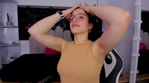 Anny online show from January 14, 2:12 pm