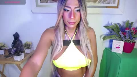 Snapshot of annysheby chatting on April 29, 3:21 am AnnySheby online show from April 29, 3:21 am