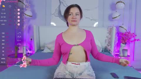 Snapshot of annysue_ chatting on October 16, 5:19 am AnnySue online show from October 16, 5:19 am