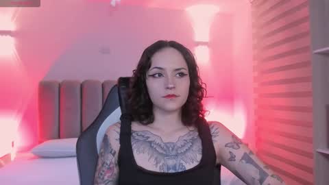 Snapshot of annythomsonn chatting on December 16, 11:43 pm AnnyT online show from December 16, 11:43 pm