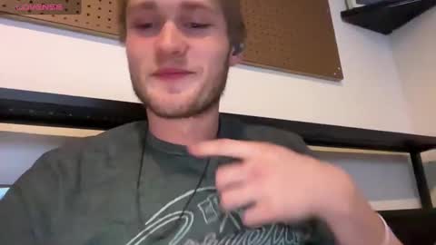 Snapshot of anomalies_ig chatting on January 25, 3:09 am anomalies_ig online show from January 25, 3:09 am