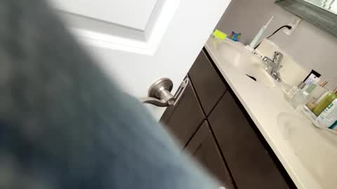 Snapshot of anonomousloser chatting on November 11, 6:08 pm anonomousloser online show from November 11, 6:08 pm