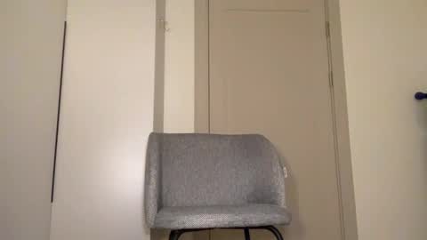 Snapshot of anora_sunny chatting on December 5, 2:14 pm Any online show from December 5, 2:14 pm