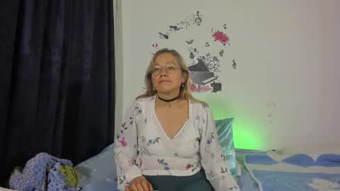 Snapshot of anthonela_mature_ chatting on March 11, 1:05 am anthonela_mature_ online show from March 11, 1:05 am
