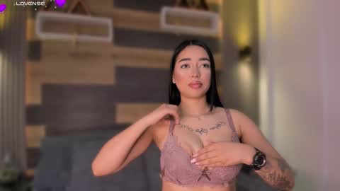 Anthonella Sweet online show from January 10, 11:23 am