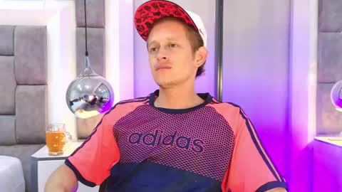 Snapshot of anthonystone_ chatting on June 1, 7:48 pm Anthonny online show from June 1, 7:48 pm