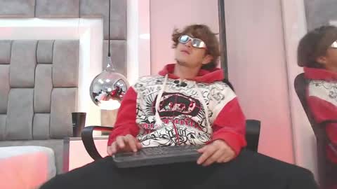 Snapshot of anthonystone_ chatting on June 4, 8:48 pm Anthonny online show from June 4, 8:48 pm