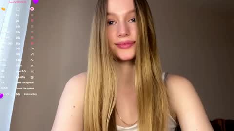 Snapshot of antionettepulgarin chatting on April 15, 3:19 pm Viktoria online show from April 15, 3:19 pm