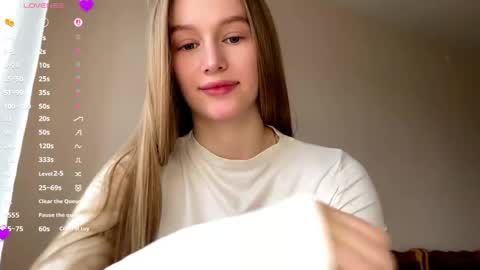 Snapshot of antionettepulgarin chatting on April 17, 3:15 pm Viktoria online show from April 17, 3:15 pm