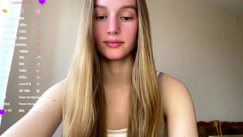 Snapshot of antionettepulgarin chatting on May 3, 3:18 pm Viktoria online show from May 3, 3:18 pm