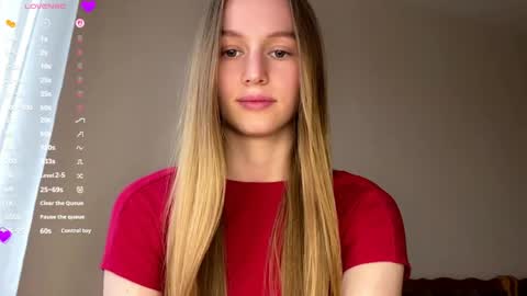 Snapshot of antionettepulgarin chatting on May 9, 3:39 pm Viktoria online show from May 9, 3:39 pm
