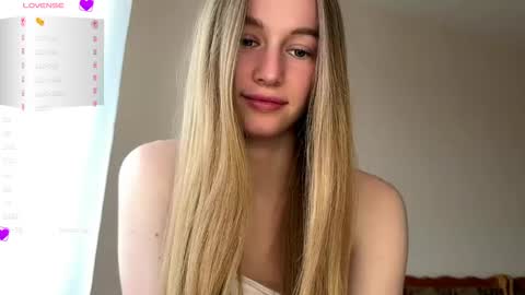 Snapshot of antionettepulgarin chatting on May 24, 3:17 pm Viktoria online show from May 24, 3:17 pm