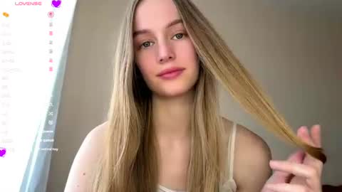 Snapshot of antionettepulgarin chatting on June 15, 3:14 pm Viktoria online show from June 15, 3:14 pm