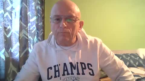 Snapshot of antmatt2025 chatting on November 3, 9:32 am antmatt2025 online show from November 3, 9:32 am