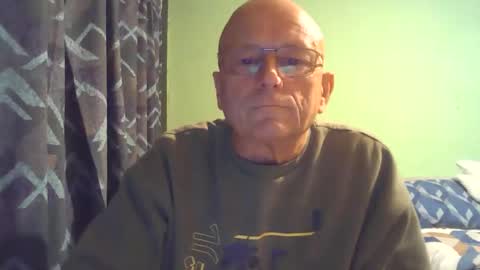 Snapshot of antmatt2025 chatting on November 27, 5:48 pm antmatt2025 online show from November 27, 5:48 pm