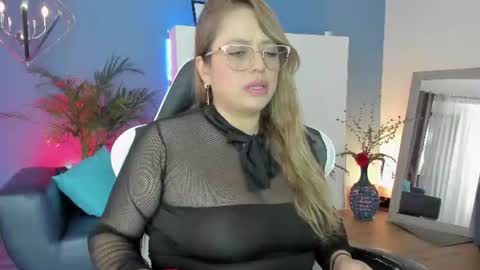 Antonella online show from June 20, 8:00 pm