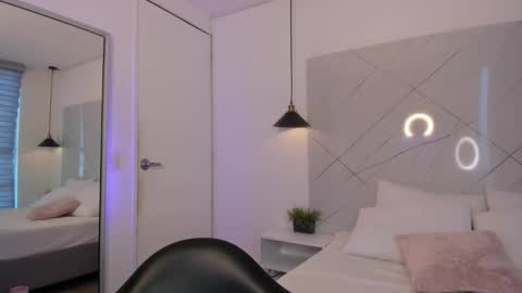 Antonella online show from December 3, 9:35 pm