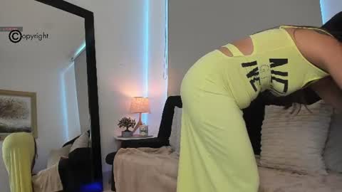Snapshot of antonella_dom chatting on June 10, 4:50 pm Antonella14Dominic online show from June 10, 4:50 pm