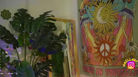 Snapshot of antonella_maitt chatting on October 6, 2:09 am Nell. online show from October 6, 2:09 am